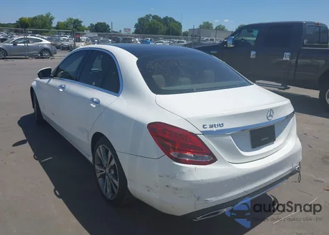 2016 Mercedes-Benz C 300 Luxury/Sport из США, поврежденный, VIN WDDWF4JB7GR111740